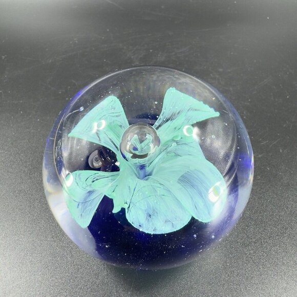 Vintage Round Paperweight Art Glass Blue Flower Figurine With Air Bubble Glass - Picture 16 of 16